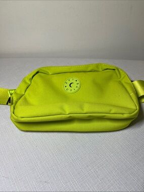 ZYIA ACTIVE Neon Lime Waist Pouch with Adjustable Strap. Like New